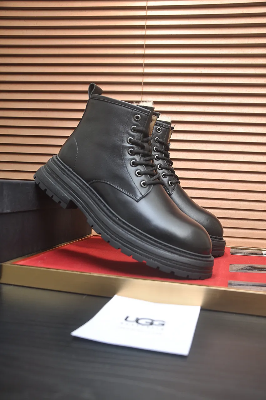 Men's shoes 💰680💶【UGG】(full genuine wool lining) Please pay attention to the quality of the original order and compare the thickness of the wool 🏮🏮Hot style Martin boots from Australia's warm luxury brand men's shoes, official website synchronization, Beckham men's style..., made of imported top-layer waxed cowhide, waxed toe box, Australian real wool velvet lining Carefully sewn...Imported rubber Martin boots outsole (comfortable, soft and wear-resistant). I really like the quality...Exquisite workmanship, you can't put it down once you see it. Code number 39-44